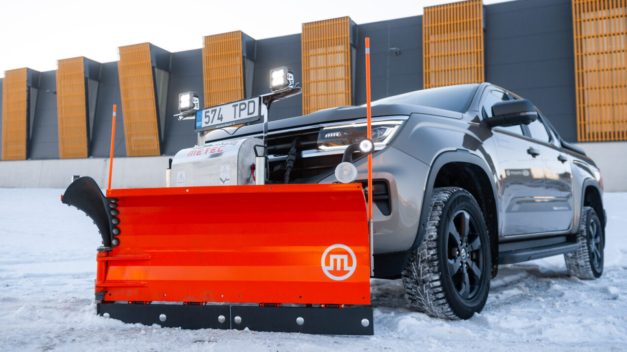 Be ready for snow with a Metec V-Plow snowplow!